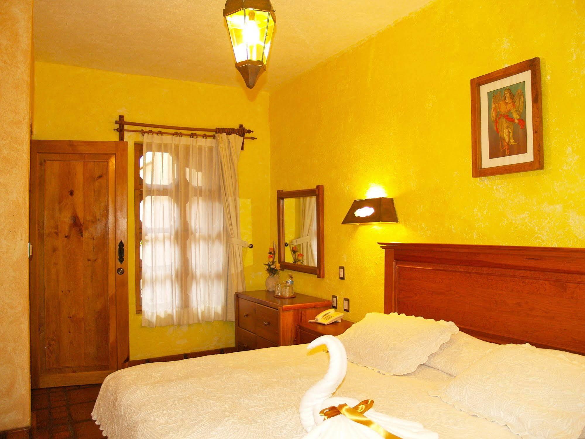 Hotel Refugio Del Angel Pátzcuaro Dış mekan fotoğraf