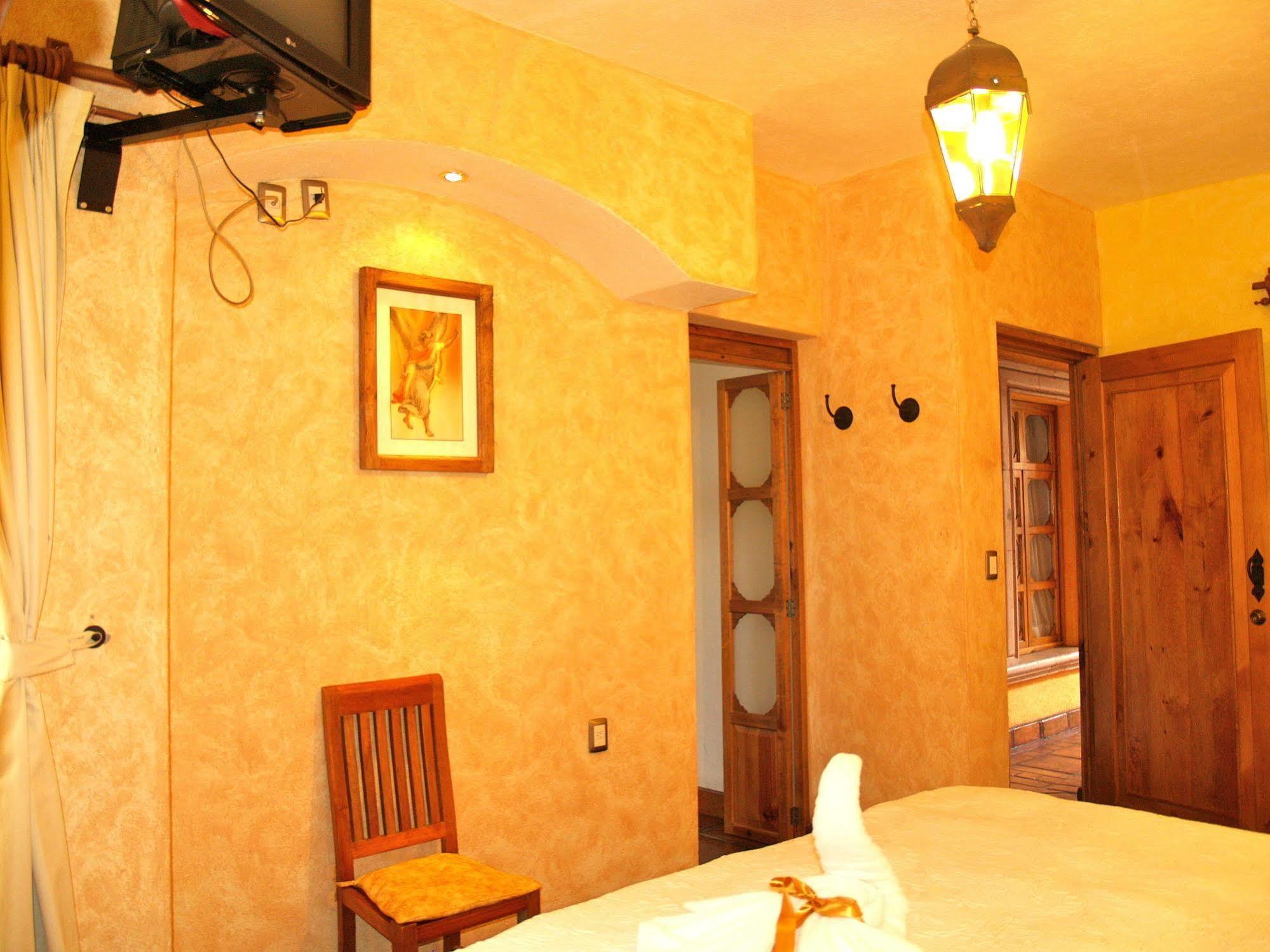 Hotel Refugio Del Angel Pátzcuaro Dış mekan fotoğraf
